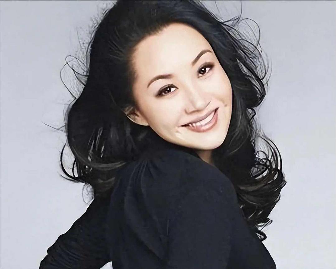 不婚不恋,56岁许晴活成了时光偏爱的模样 不婚不恋,56岁许晴活成了时光偏爱的模样