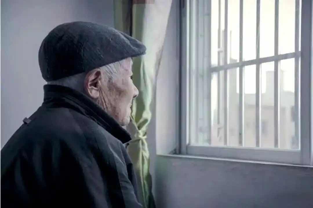 别让孤独淹没暮年:请善待每一位老年人 别让孤独淹没暮年:请善待每一位老年人